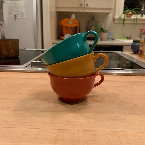 RARE Vintage teacups. Set of 3 in striking colours. $30 - Picture 2 of 8